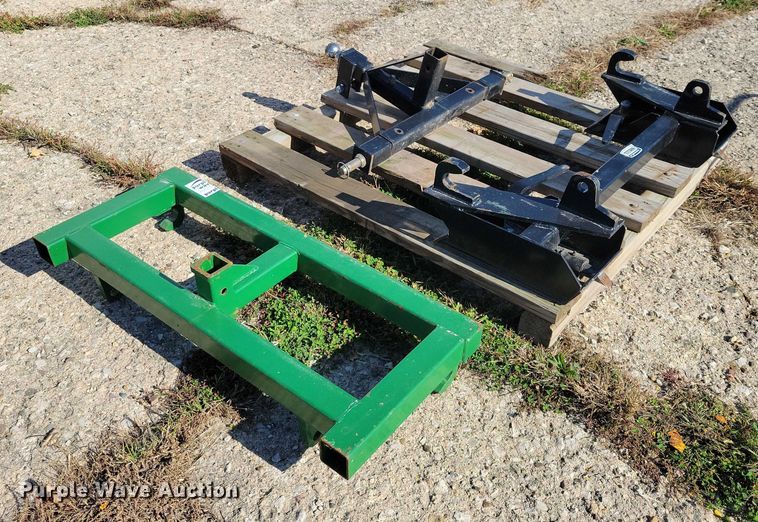 image for item EA2597 Global adapter hitches