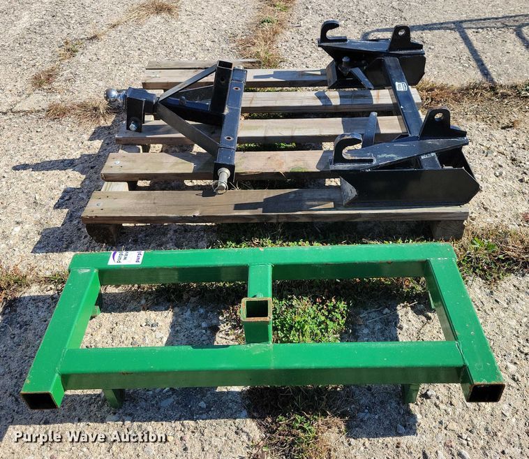 image for item EA2597 Global adapter hitches