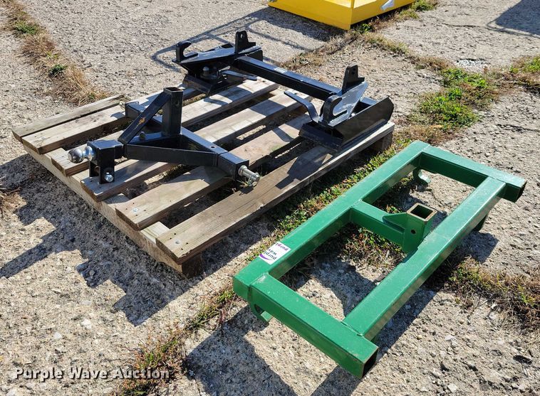 image for item EA2597 Global adapter hitches