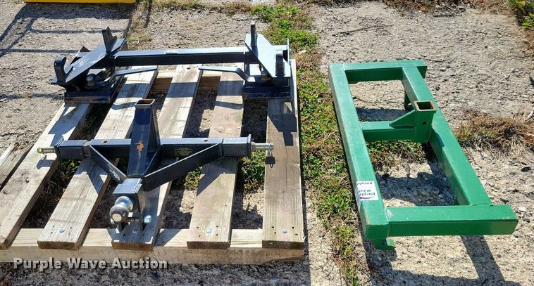 image for item EA2597 Global adapter hitches