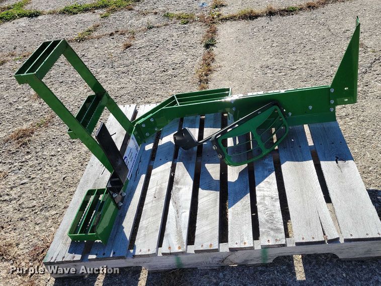 image for item EA2696 K &M Manufacturing  tractor steps