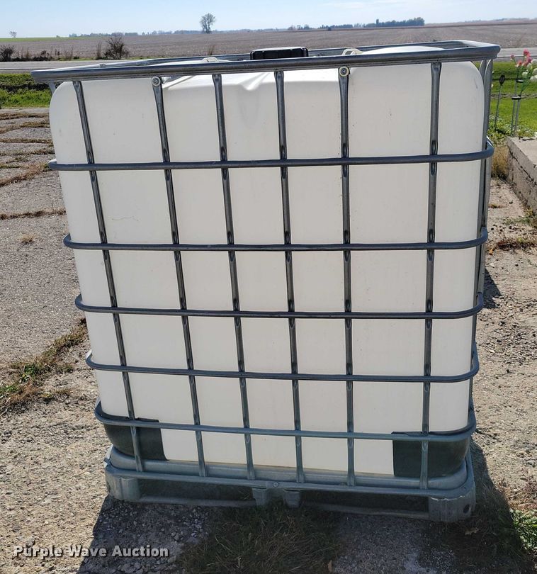 image for item EA2697 Poly tank