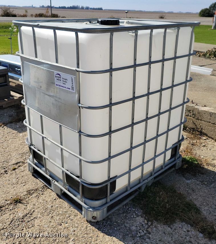 image for item EA2697 Poly tank