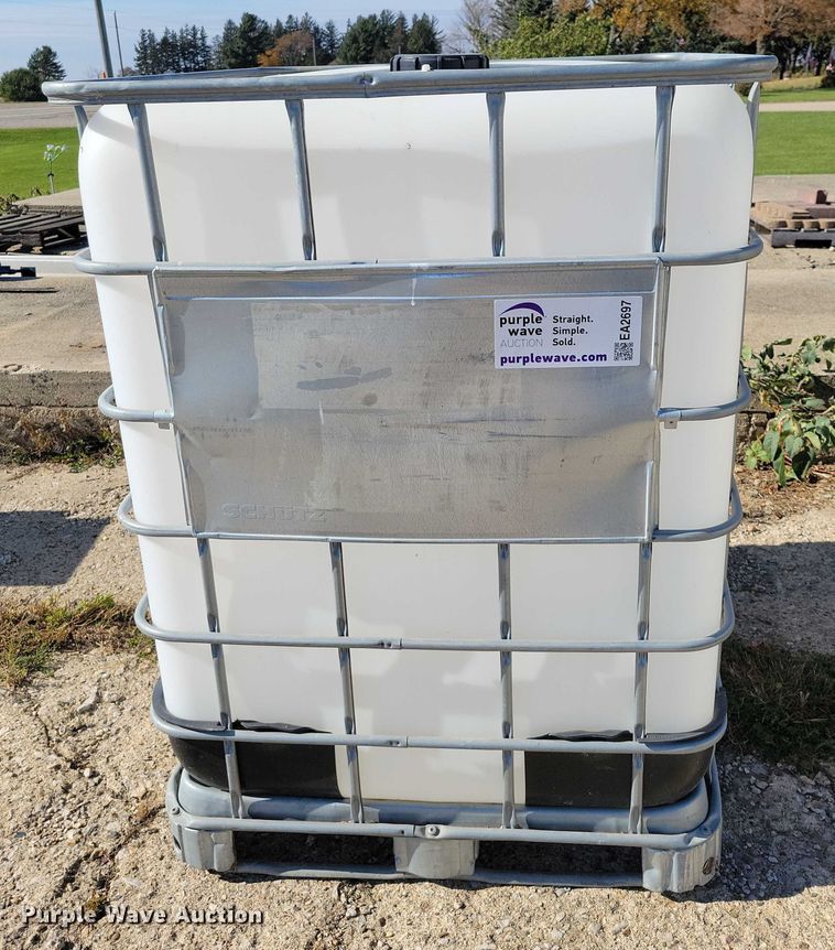 image for item EA2697 Poly tank