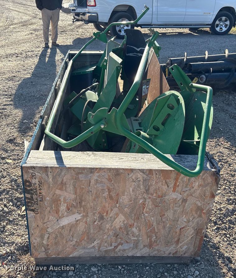 image for item EA7059 2015 John Deere S680 straw spreader kit