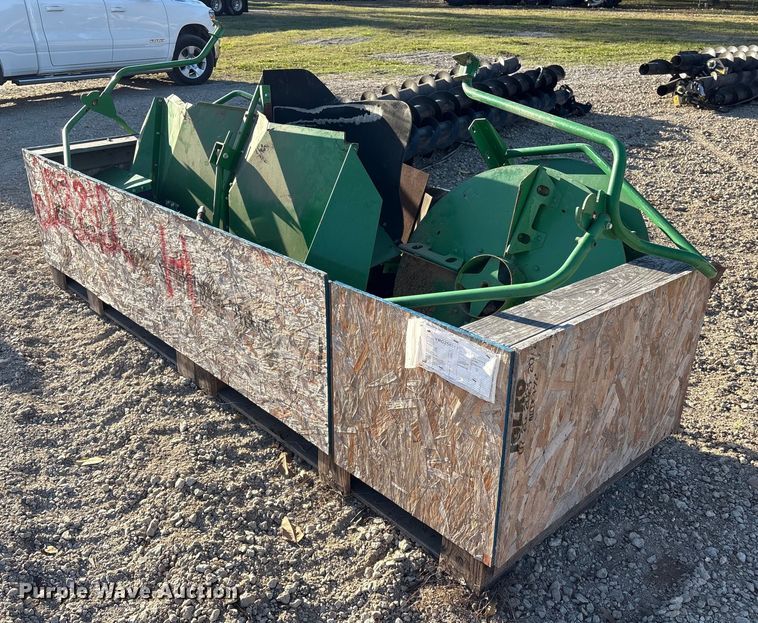 image for item EA7059 2015 John Deere S680 straw spreader kit