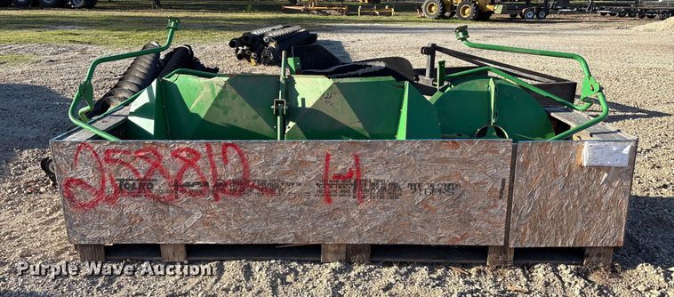 image for item EA7059 2015 John Deere S680 straw spreader kit