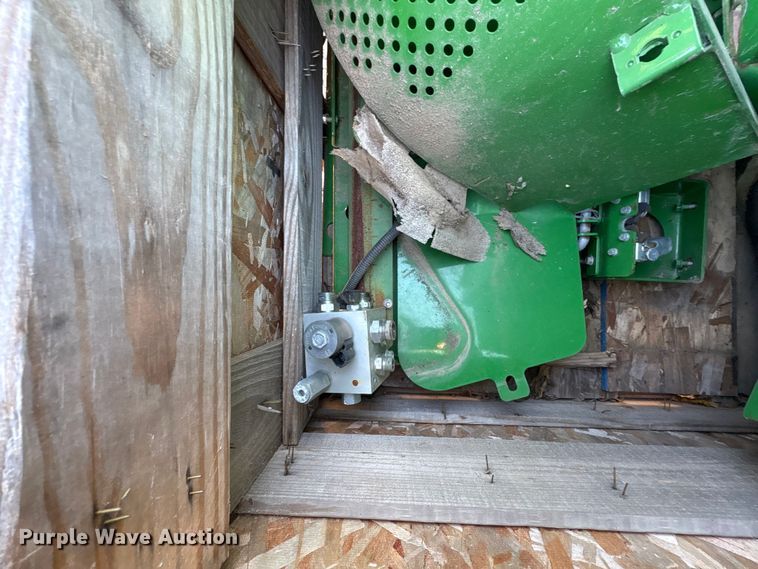 image for item EA7059 2015 John Deere S680 straw spreader kit