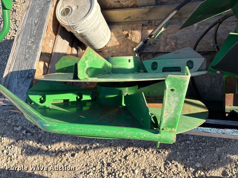 image for item EA7059 2015 John Deere S680 straw spreader kit