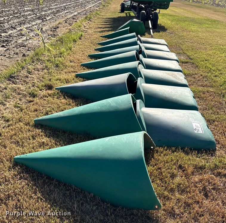 image for item EA7066 John Deere 894 poly snouts