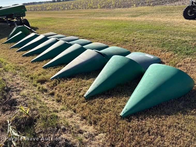 image for item EA7066 John Deere 894 poly snouts