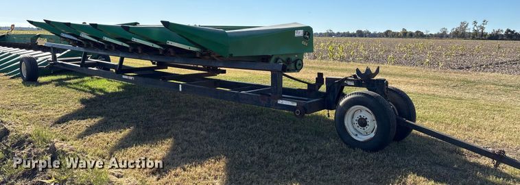 image for item EA7067 John Deere 694 corn head