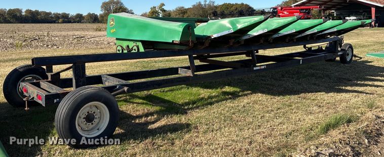 image for item EA7067 John Deere 694 corn head