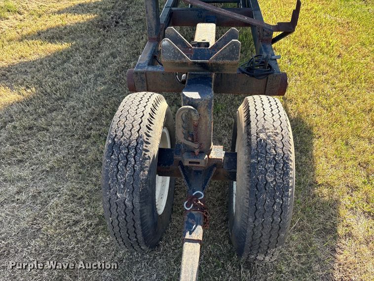 image for item EA7067 John Deere 694 corn head