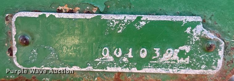 image for item EA7067 John Deere 694 corn head