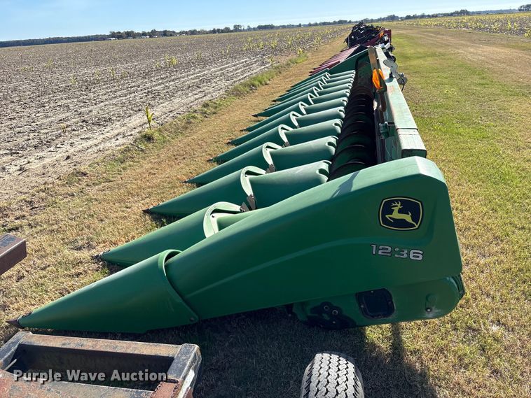 image for item EA7068 Clarke 7071236 corn head