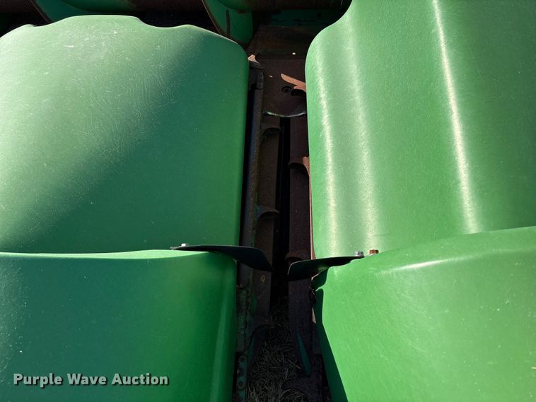 image for item EA7068 Clarke 7071236 corn head