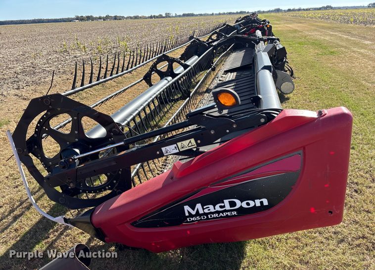 image for item EA7070 2015 MacDon D65-D Draper draper head