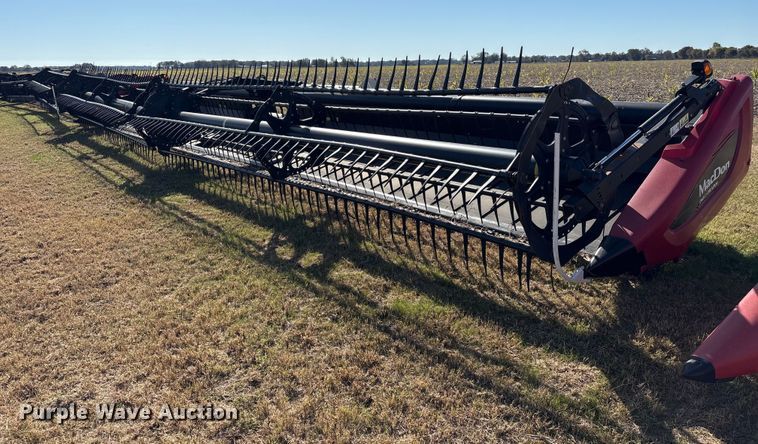 image for item EA7070 2015 MacDon D65-D Draper draper head