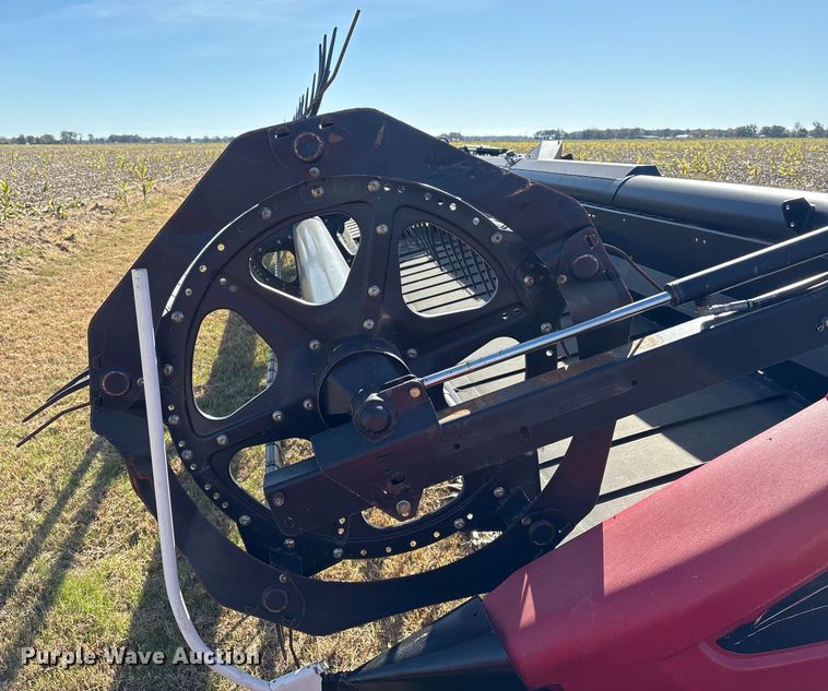 image for item EA7070 2015 MacDon D65-D Draper draper head