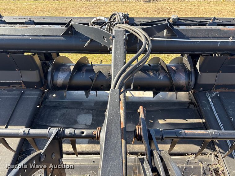 image for item EA7070 2015 MacDon D65-D Draper draper head