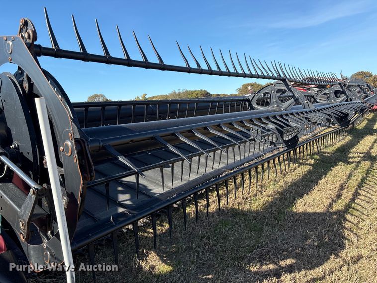 image for item EA7070 2015 MacDon D65-D Draper draper head