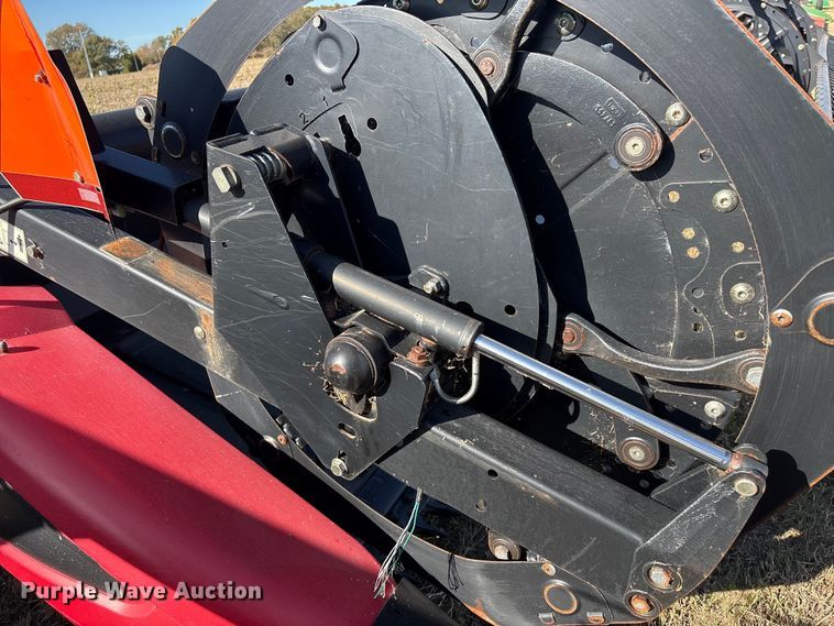 image for item EA7070 2015 MacDon D65-D Draper draper head