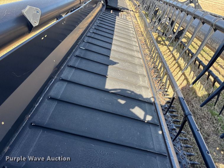 image for item EA7070 2015 MacDon D65-D Draper draper head