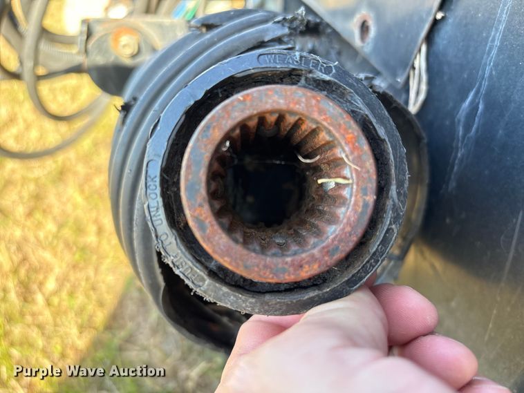 image for item EA7070 2015 MacDon D65-D Draper draper head