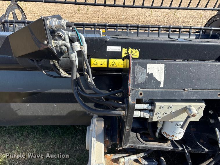 image for item EA7070 2015 MacDon D65-D Draper draper head