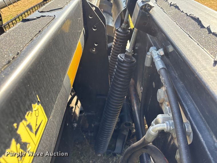 image for item EA7070 2015 MacDon D65-D Draper draper head