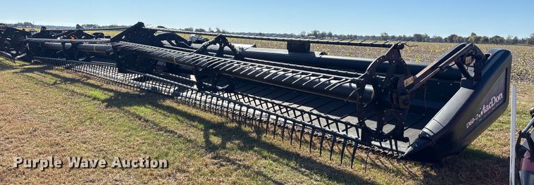 image for item EA7071 2011 MacDon D60-D draper head