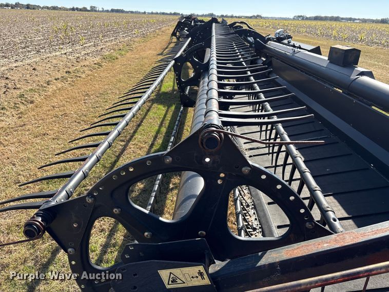 image for item EA7071 2011 MacDon D60-D draper head