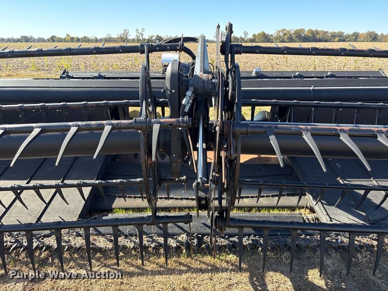 image for item EA7071 2011 MacDon D60-D draper head