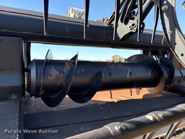 image for item EA7071 2011 MacDon D60-D draper head