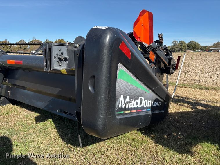 image for item EA7071 2011 MacDon D60-D draper head