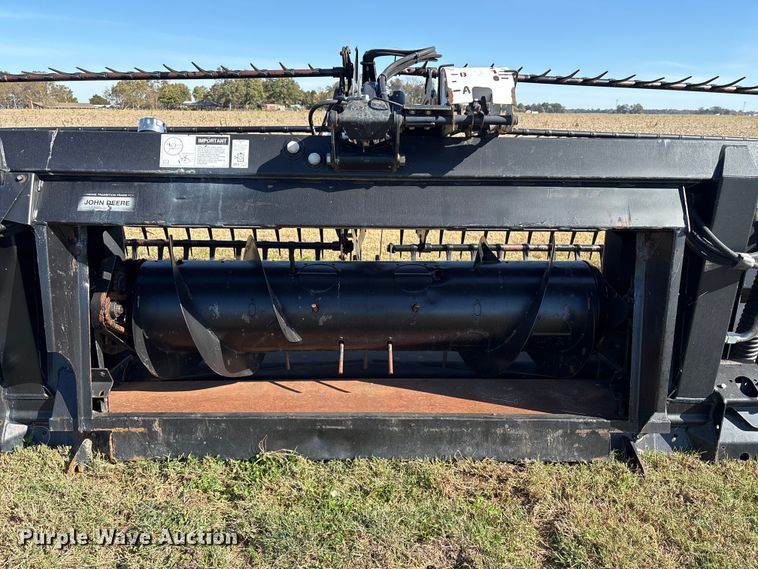 image for item EA7071 2011 MacDon D60-D draper head