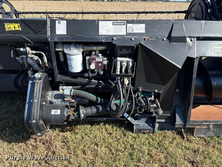 image for item EA7071 2011 MacDon D60-D draper head