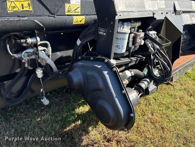 image for item EA7071 2011 MacDon D60-D draper head