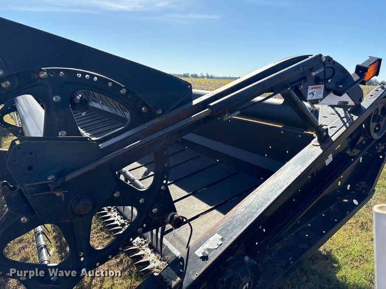 image for item EA7072 MacDon D60-6 draper head