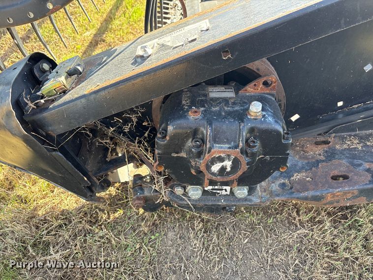 image for item EA7072 MacDon D60-6 draper head