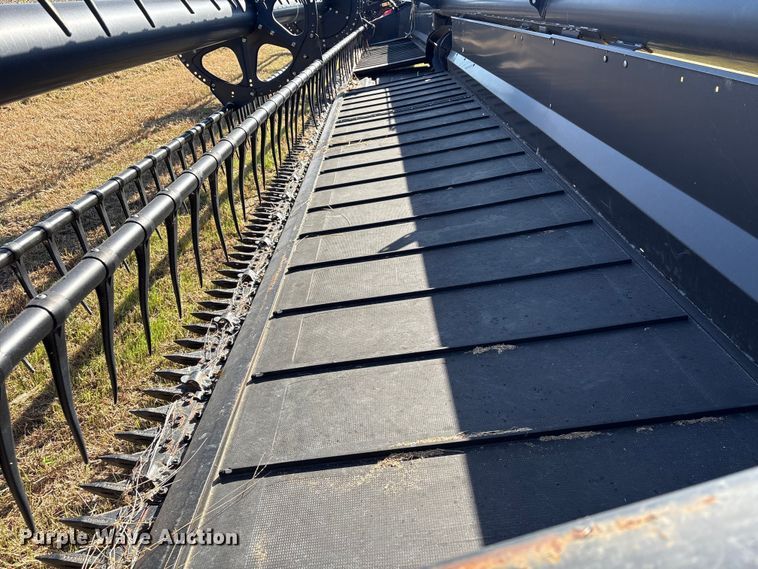 image for item EA7072 MacDon D60-6 draper head