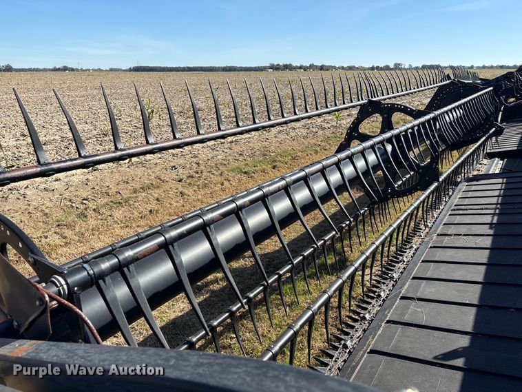 image for item EA7072 MacDon D60-6 draper head