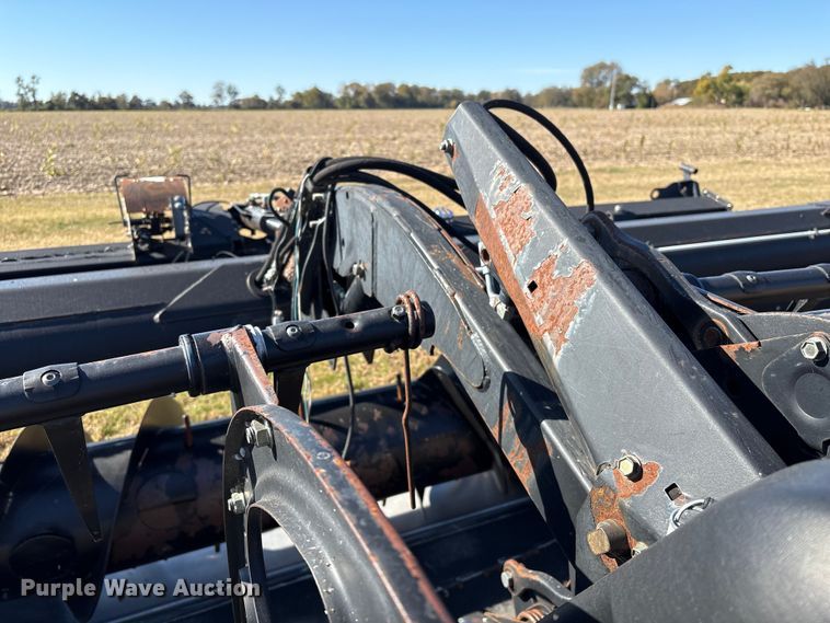 image for item EA7072 MacDon D60-6 draper head