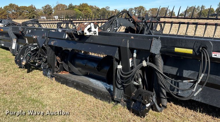 image for item EA7072 MacDon D60-6 draper head