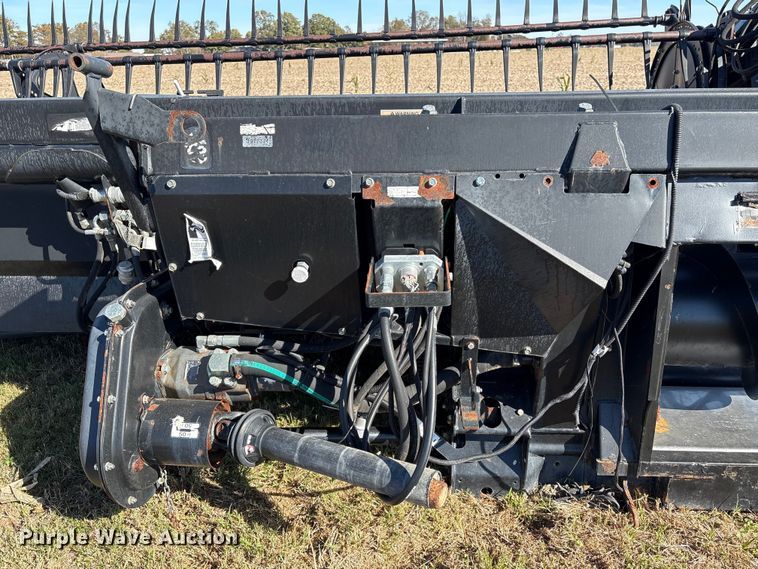 image for item EA7072 MacDon D60-6 draper head