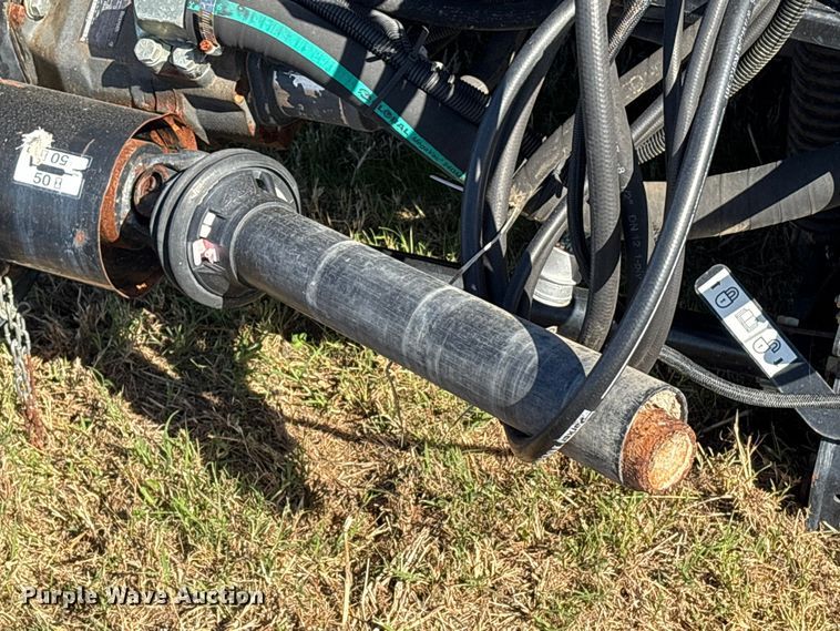 image for item EA7072 MacDon D60-6 draper head