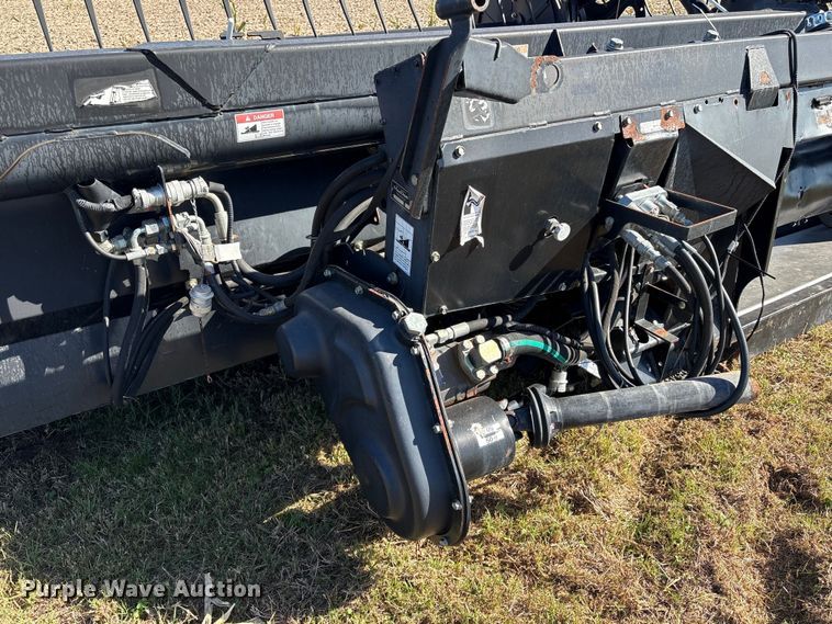 image for item EA7072 MacDon D60-6 draper head