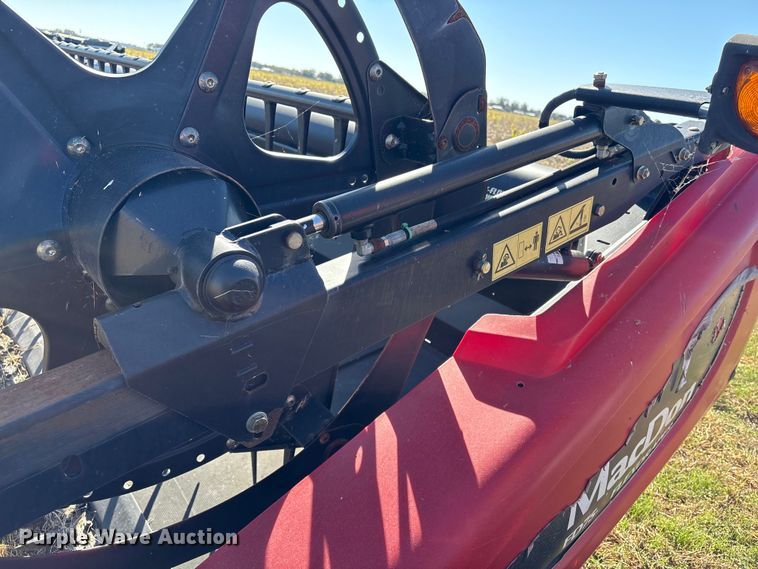 image for item EA7073 2015 MacDon FD74 FlexDraper flex draper head