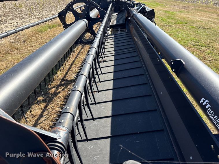 image for item EA7073 2015 MacDon FD74 FlexDraper flex draper head